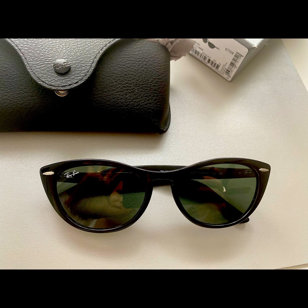 Brand new Ray-Ban Nina Black/green